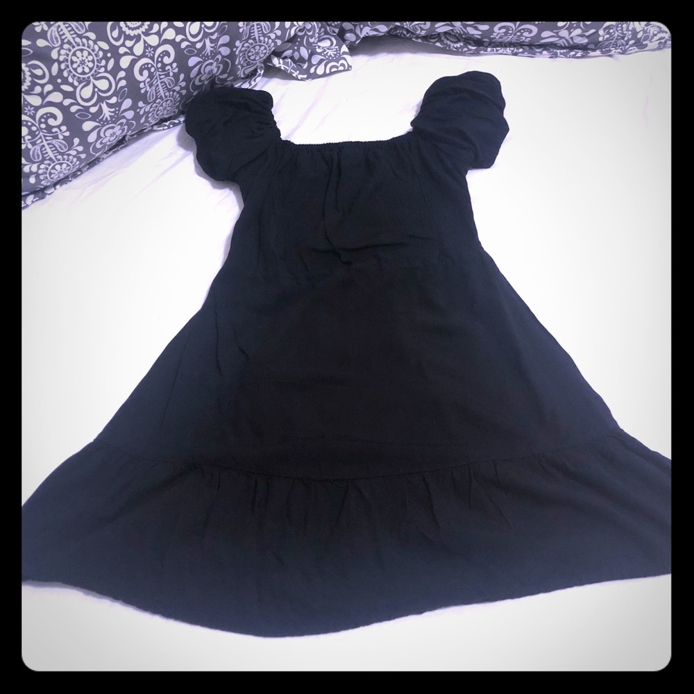 BLACK DRESS.